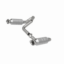 Load image into Gallery viewer, MagnaFlow Direct Fit Catalytic Converter Raider 2006 8 4.7L