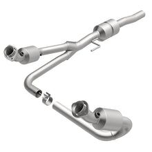Load image into Gallery viewer, MagnaFlow Direct Fit Catalytic Converter 02-03 Dodge Durango