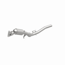 Load image into Gallery viewer, MagnaFlow Direct Fit Catalytic Converter 11-15 Volkswagen Touareg V6 3.6 OEM Underbody