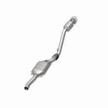 Load image into Gallery viewer, MagnaFlow Direct Fit Catalytic Converter 03 Volkswagen Passat 2.8L