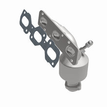 Load image into Gallery viewer, MagnaFlow Direct Fit Catalytic Converter 00-01 Mazda MPV 2.5L Manifold