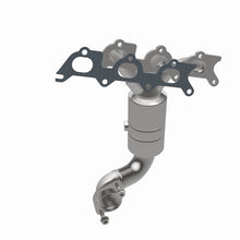 Load image into Gallery viewer, MagnaFlow DF Cat Conv 07-11 Chrysler Sebring 2.7L Fr Manifold / 08-10 Dodge Avenger 2.7L Fr Manifold