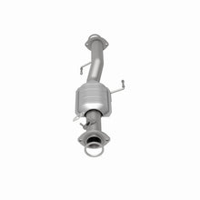 Load image into Gallery viewer, MagnaFlow Direct Fit Catalytic Converter 99-02 4Runner Rear 3.4L