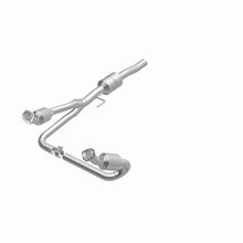 Load image into Gallery viewer, MagnaFlow Direct Fit Catalytic Converter 02-03 Dodge Durango