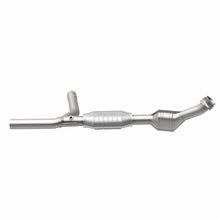 Load image into Gallery viewer, MagnaFlow Direct Fit Catalytic Converter 97-99 E-150/250 4.6L P/S