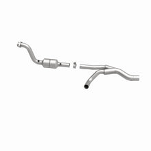 Load image into Gallery viewer, MagnaFlow Direct Fit Catalytic Converter 04-06 Dodge Durango 5.7L Passenger Side