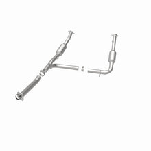 Load image into Gallery viewer, MagnaFlow Direct Fit Catalytic Converter OEM 2004-2005 Ford Explorer/Mercury Mountaineer Underbody