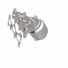 Load image into Gallery viewer, MagnaFlow Direct Fit Catalytic Converter 07-09 Hyundai Santa Fe 2.7L