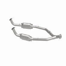 Load image into Gallery viewer, MagnaFlow Direct Fit Catalytic Converter OEM 2003 Land Rover Discovery Underbody