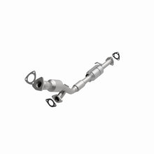 Load image into Gallery viewer, MagnaFlow Direct Fit Catalytic Converter 02-03 Saturn Vue 3.0L Rear