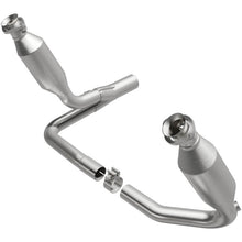 Load image into Gallery viewer, MagnaFlow Direct Fit Catalytic Converter OEM 2004 Dodge Dakota Underbody