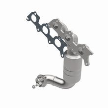 Load image into Gallery viewer, MagnaFlow DF Cat Conv 07-11 Chrysler Sebring 2.7L Fr Manifold / 08-10 Dodge Avenger 2.7L Fr Manifold