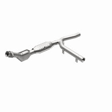 Load image into Gallery viewer, MagnaFlow Direct Fit Catalytic Converter 01-04 Ford F-150 4.2L 2wd