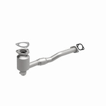 Load image into Gallery viewer, MagnaFlow Direct Fit Catalytic Converter 02-03 Saturn Vue 3.0L Front