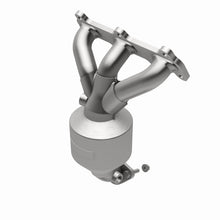 Load image into Gallery viewer, MagnaFlow Direct Fit Catalytic Converter 01-04 Hyundai Santa Fe 2.7L