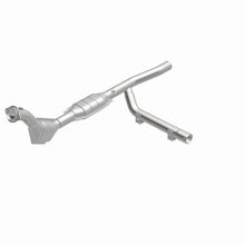 Load image into Gallery viewer, MagnaFlow Direct Fit Catalytic Converter 97-98 Ford Expedition 4.6