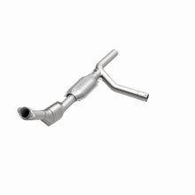 Load image into Gallery viewer, MagnaFlow Direct Fit Catalytic Converter 97-99 E-150/250 4.6L P/S