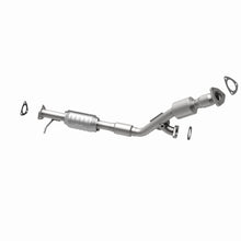 Load image into Gallery viewer, MagnaFlow Direct Fit Catalytic Converter 02-03 Saturn Vue 3.0L Rear