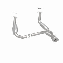Load image into Gallery viewer, MagnaFlow Direct Fit Catalytic Converter 06-09 TB/Envoy 5.3/6.0 OEM