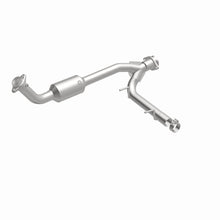 Load image into Gallery viewer, MagnaFlow Direct Fit Catalytic Converter 05-06 Lincoln Navigator 5.4L w/ 3in Main Piping