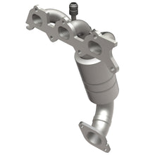 Load image into Gallery viewer, MagnaFlow DF Cat Conv 07-11 Chrysler Sebring 2.7L Rr Manifold/08-10 Dodge Avenger 2.7L Rear Manifold