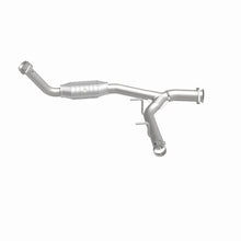 Load image into Gallery viewer, MagnaFlow Direct Fit Catalytic Converter 05 Expedition P/S 5.4L OEM