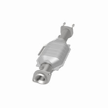 Load image into Gallery viewer, MagnaFlow Direct Fit Catalytic Converter 00-04 Jeep Wrangler 4.0L Rear/2.4L/2.5L