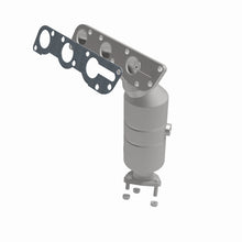 Load image into Gallery viewer, MagnaFlow Direct Fit Catalytic Converter 04-05 Suz Verona2.5 Manifold Front