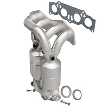 Load image into Gallery viewer, MagnaFlow Direct Fit Catalytic Converter 01-06 Toyota Highlander 2.4L