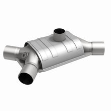 Load image into Gallery viewer, MagnaFlow Universal Catalytic Converter 2 Subaru