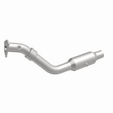 Load image into Gallery viewer, MagnaFlow Direct Fit Catalytic Converter OEM 2004-2006 Chrysler Pacifica Underbody