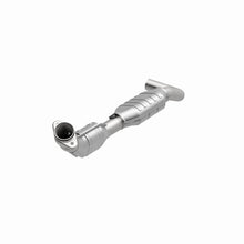 Load image into Gallery viewer, MagnaFlow Direct Fit Catalytic Converter 03 Lincoln Navigator 5.4L