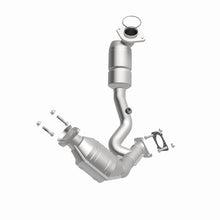 Load image into Gallery viewer, MagnaFlow Direct Fit Catalytic Converter 00-03 Ford Taurus 3.0 Front