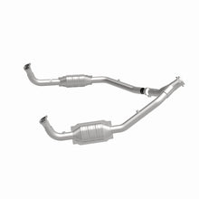 Load image into Gallery viewer, MagnaFlow Direct Fit Catalytic Converter 94-95 Disc./Defender 3.9L