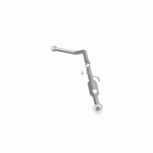 Load image into Gallery viewer, MagnaFlow Direct Fit Catalytic Converter OEM 2001-2004 Toyota Sequoia Underbody