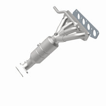 Load image into Gallery viewer, MagnaFlow Direct Fit Catalytic Converter 07 Ford Focus 2.0L Manifold **CA Emissions**