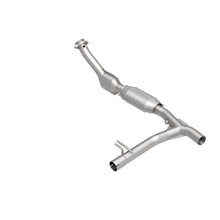 Load image into Gallery viewer, MagnaFlow Direct Fit Catalytic Converter 97-98 Expedition-Navigator