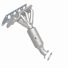 Load image into Gallery viewer, MagnaFlow Direct Fit Catalytic Converter 07 Ford Focus 2.0L Manifold **CA Emissions**