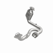 Load image into Gallery viewer, MagnaFlow Direct Fit Catalytic Converter 00-03 Ford Taurus 3.0L