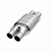 Load image into Gallery viewer, MagnaFlow Universal Catalytic Converter 2 D/D W/O2 Boss