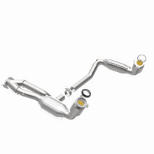 Load image into Gallery viewer, MagnaFlow Direct Fit Catalytic Converter 99-00 Chevy Pickups 4.3L