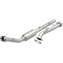 Load image into Gallery viewer, MagnaFlow Direct Fit Catalytic Converter 1997-2000 Ford Explorer 4.0