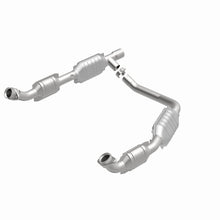 Load image into Gallery viewer, MagnaFlow Direct Fit Catalytic Converter Ford E350 Van 06 5.4L OEM