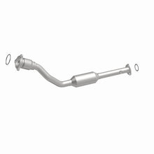 Load image into Gallery viewer, MagnaFlow Direct Fit Catalytic Converter 99-02 GM Alero/Sunfire 2.4L