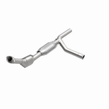 Load image into Gallery viewer, MagnaFlow Direct Fit Catalytic Converter 97-99 E-150/250 4.6L P/S