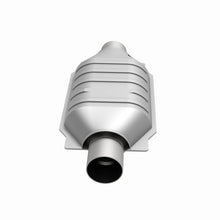 Load image into Gallery viewer, MagnaFlow Universal Catalytic Converter 2 W/O2 Boss