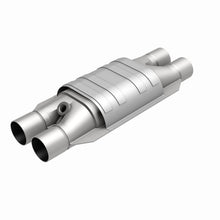 Load image into Gallery viewer, MagnaFlow Universal Catalytic Converter 2 D/D W/O2 Boss