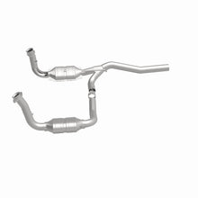 Load image into Gallery viewer, MagnaFlow Direct Fit Catalytic Converter 2009-2012 Dodge Nitro 3.7L Underbody