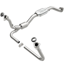Load image into Gallery viewer, MagnaFlow Direct Fit Catalytic Converter 01-05 Chevy Blazer 4.3L 4WD
