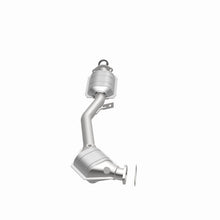 Load image into Gallery viewer, MagnaFlow Direct Fit Catalytic Converter 99-02 Forester 2.5L OEM